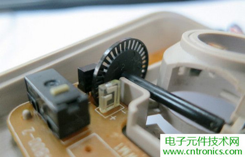 殿堂級(jí)機(jī)械鼠標(biāo)拆解：嘆精致做工！