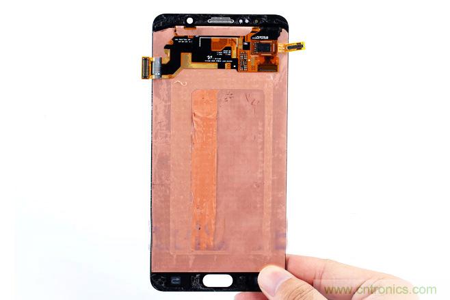 Galaxy Note5拆解，與S系列差距日漸模糊