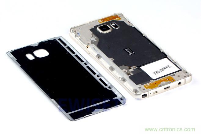 Galaxy Note5拆解，與S系列差距日漸模糊