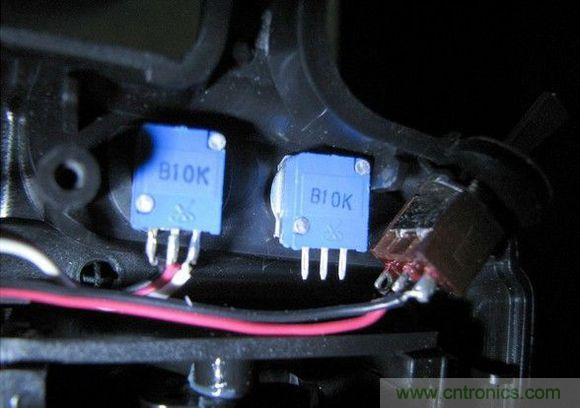 無人機 DIY 制作全過程，酷得不要不要的！