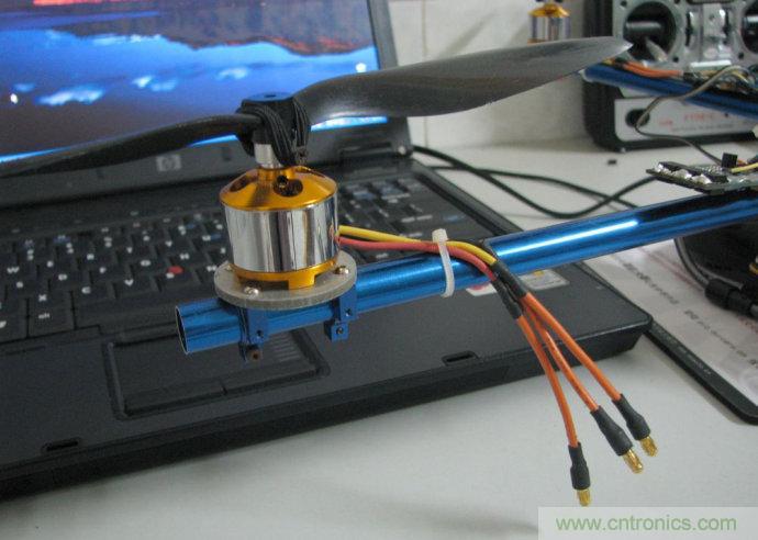 無人機 DIY 制作全過程，酷得不要不要的！