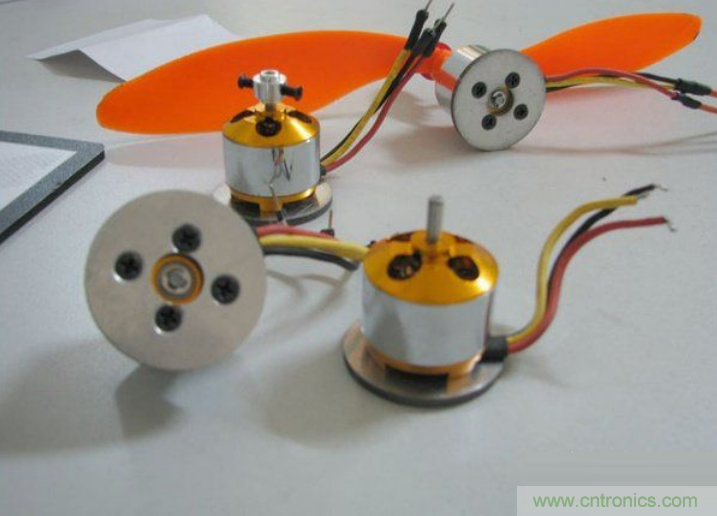 無人機 DIY 制作全過程，酷得不要不要的！