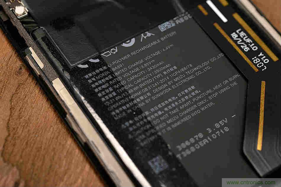 拆解魅族15 Plus：玩轉了新概念，但其工藝究竟如何？