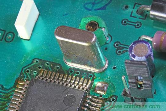 淺談晶體晶振區(qū)別、應用范圍及用法